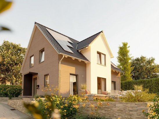 Großzügiges Einfamilienhaus mit bodentiefen Fenstern und Garten, ideal für den Hausbau in Verden und Umgebung