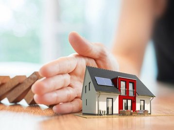 sicherheit-schutz-geborgenheit-familie-haus-geschuetzt-03 Sicherheit